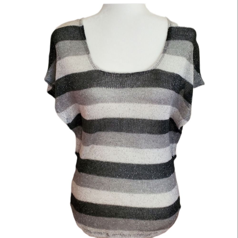 Studio Y Short Sleeve Top